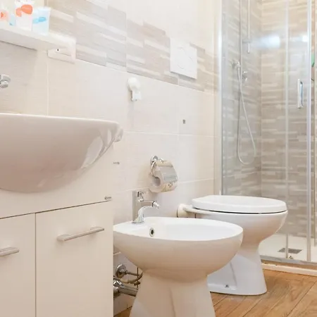 Bnbutler - Isonzo - Luminoso In Porta Romana Apartament *